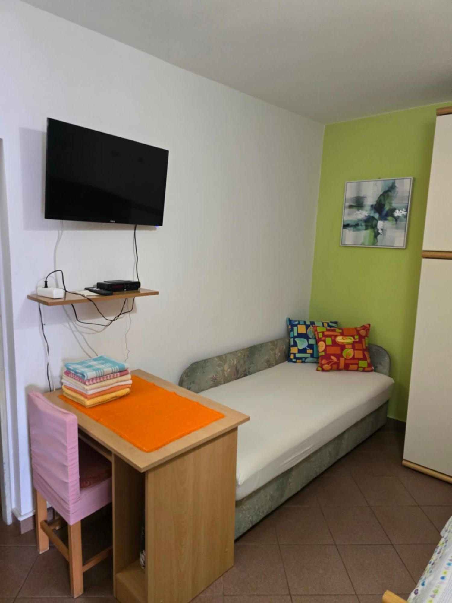 Apartments Mladenka Senj  Exterior photo